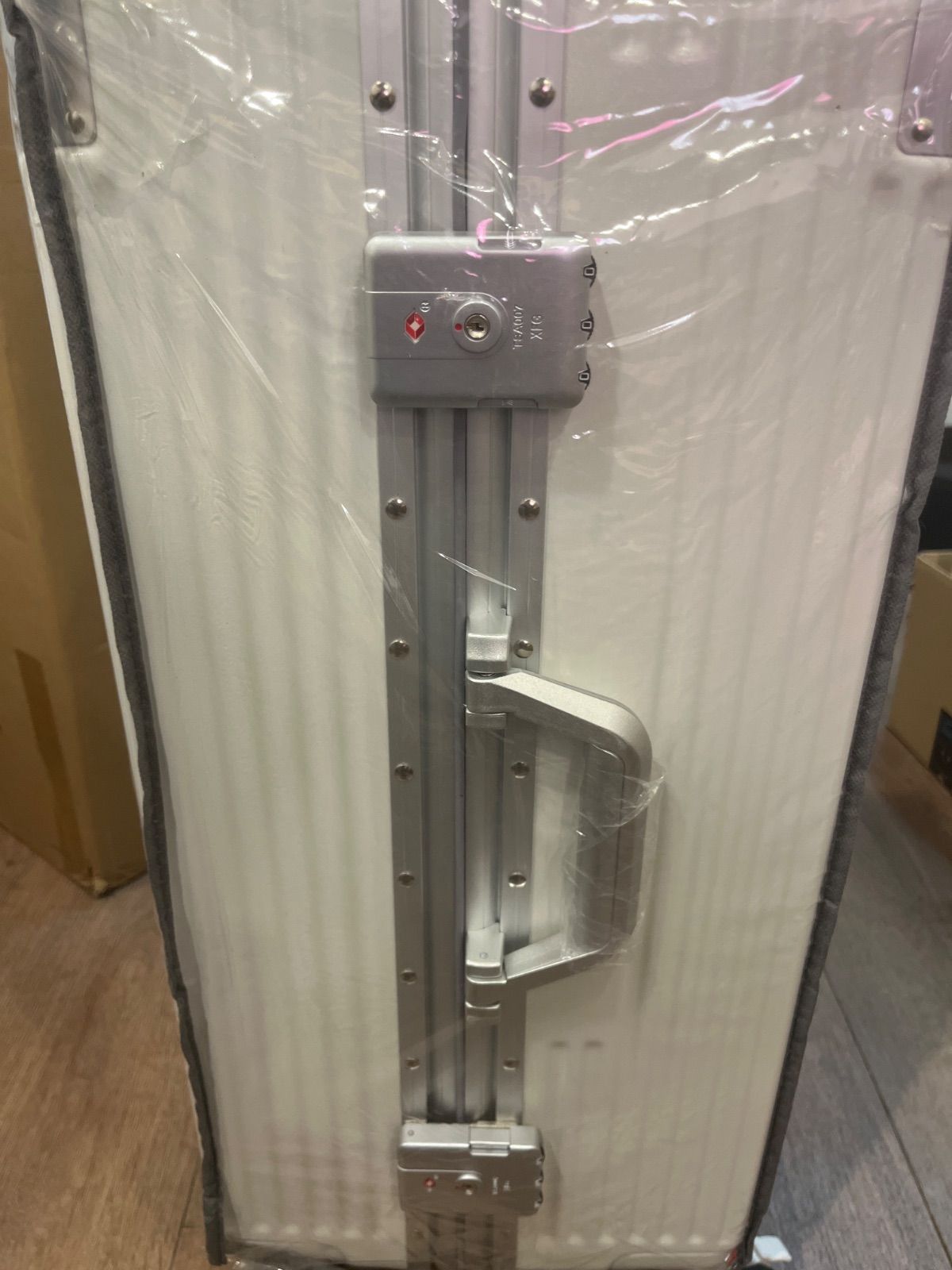  スーツケース 前開き キャスターストッパー付 キャリーケース 機内持ち込み キャリーバッグ フロントポケット スーツバッグ USB Type-C 充電口 側面フック カップボルダー 旅行出張 3-5泊 Mサイズ 67 L ホワイト キャリーカート 旅行かばん 小分けバッグ