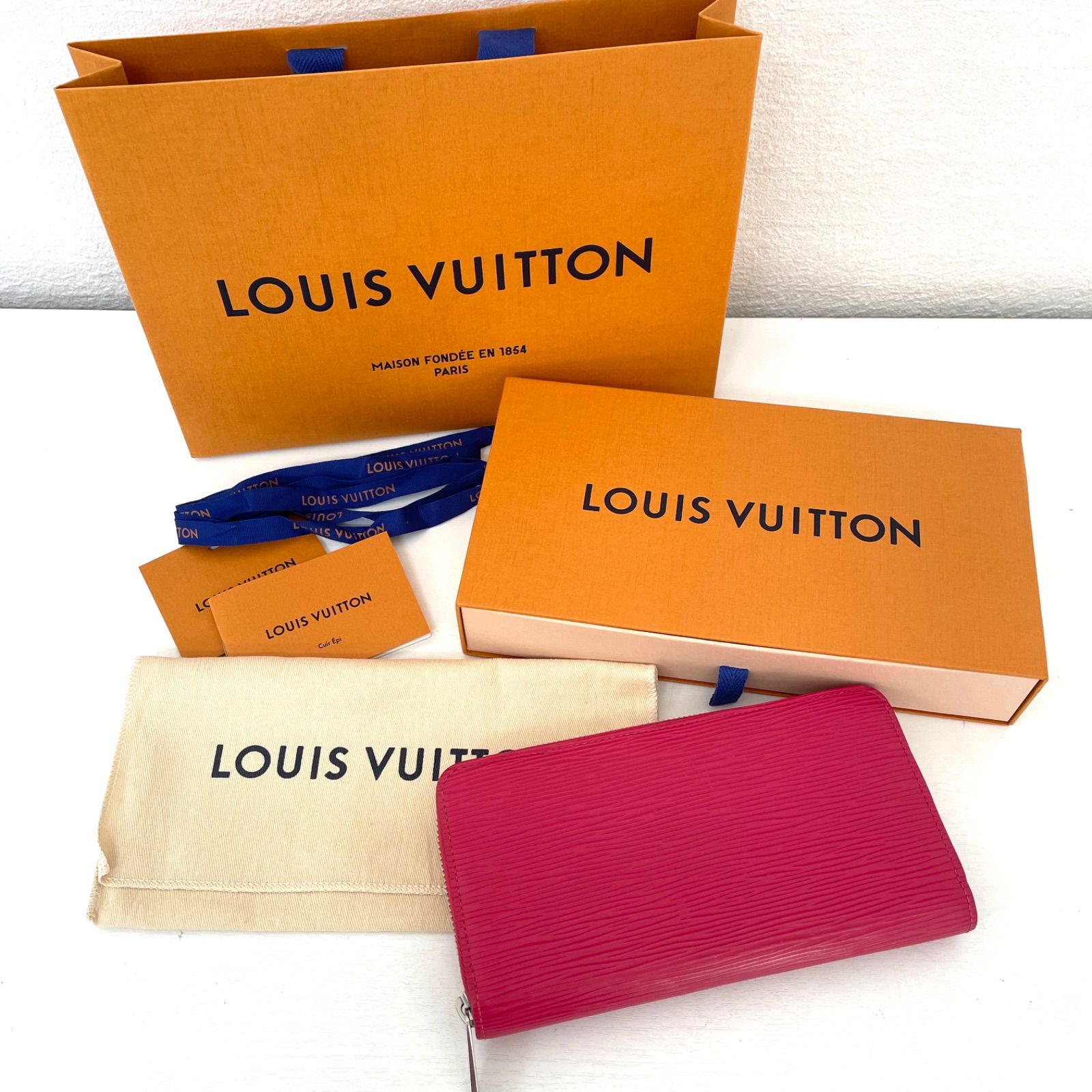 LOUIS VUITTON ルイヴィトン エピ ジッピーウォレット ラウンド