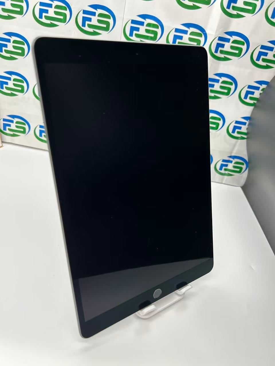 iPad Air 第3世代 Wi-Fi 64GB スペースグレイ MUUJ2J|A A2152 送料無料