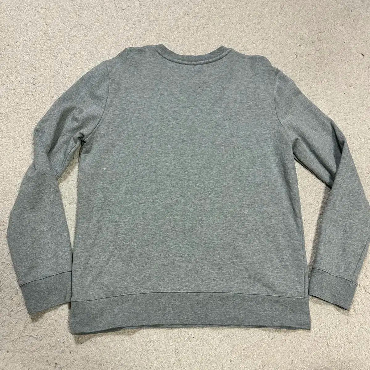 A P C グレー スウェット Tシャツ A.P.C.：Tシャツ メンズ - グレー