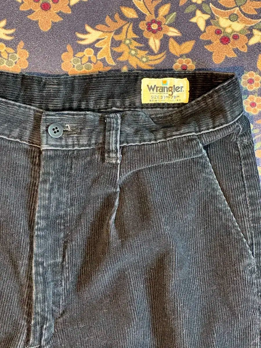 日本版 Wrangler ワイドフィット コーデュロイパンツ