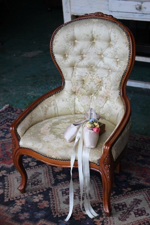 在庫一掃セール イギリス アンティーク家具 ナーシングチェア レディースチェア ソファ 椅子 チェア 英国製 mh-1132