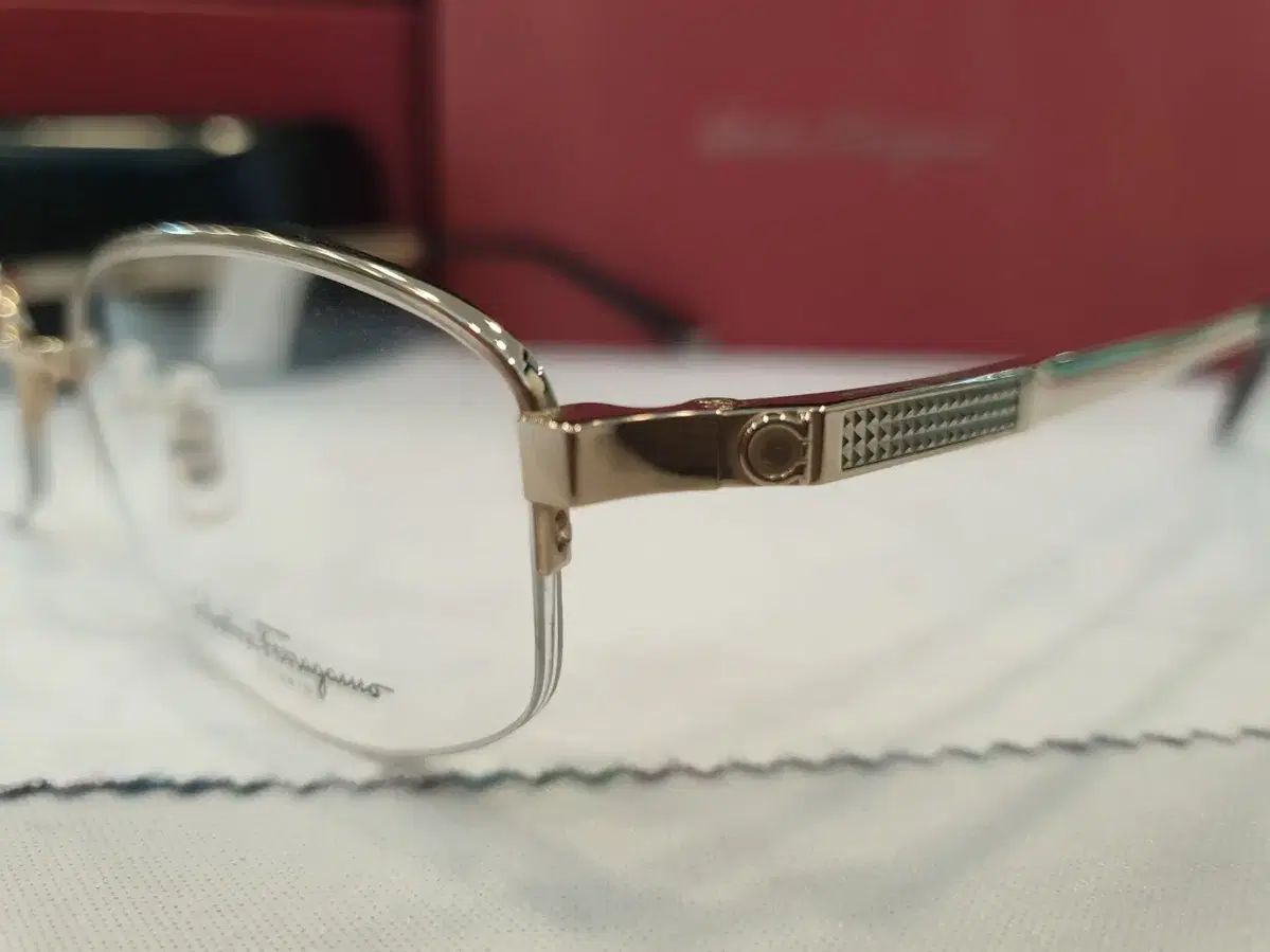 ブランド FERRAGAMO フェラガモ メガネ 商品