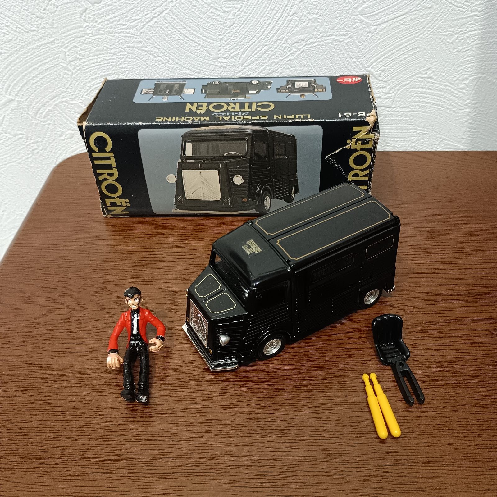 ポピー ルパン3世 シトロエン 黒 pb 61