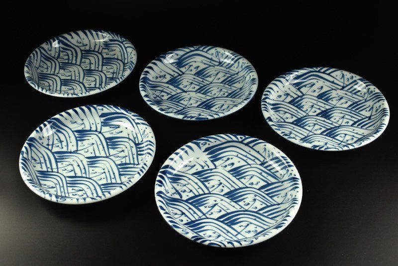 蔵A4147b 源右衛門 染付 四海波 中皿 24ｃｍ 五客 共箱