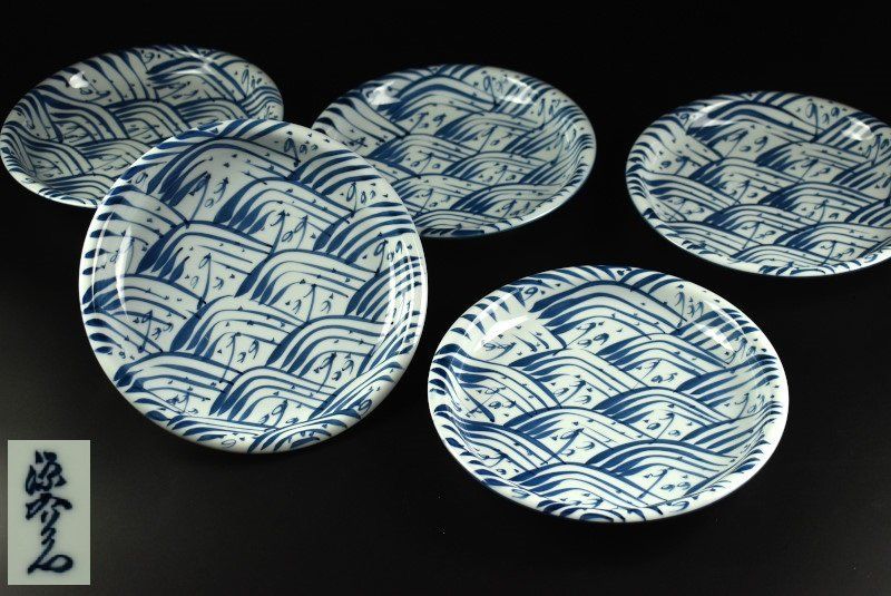 蔵A4147b 源右衛門 染付 四海波 中皿 24ｃｍ 五客 共箱