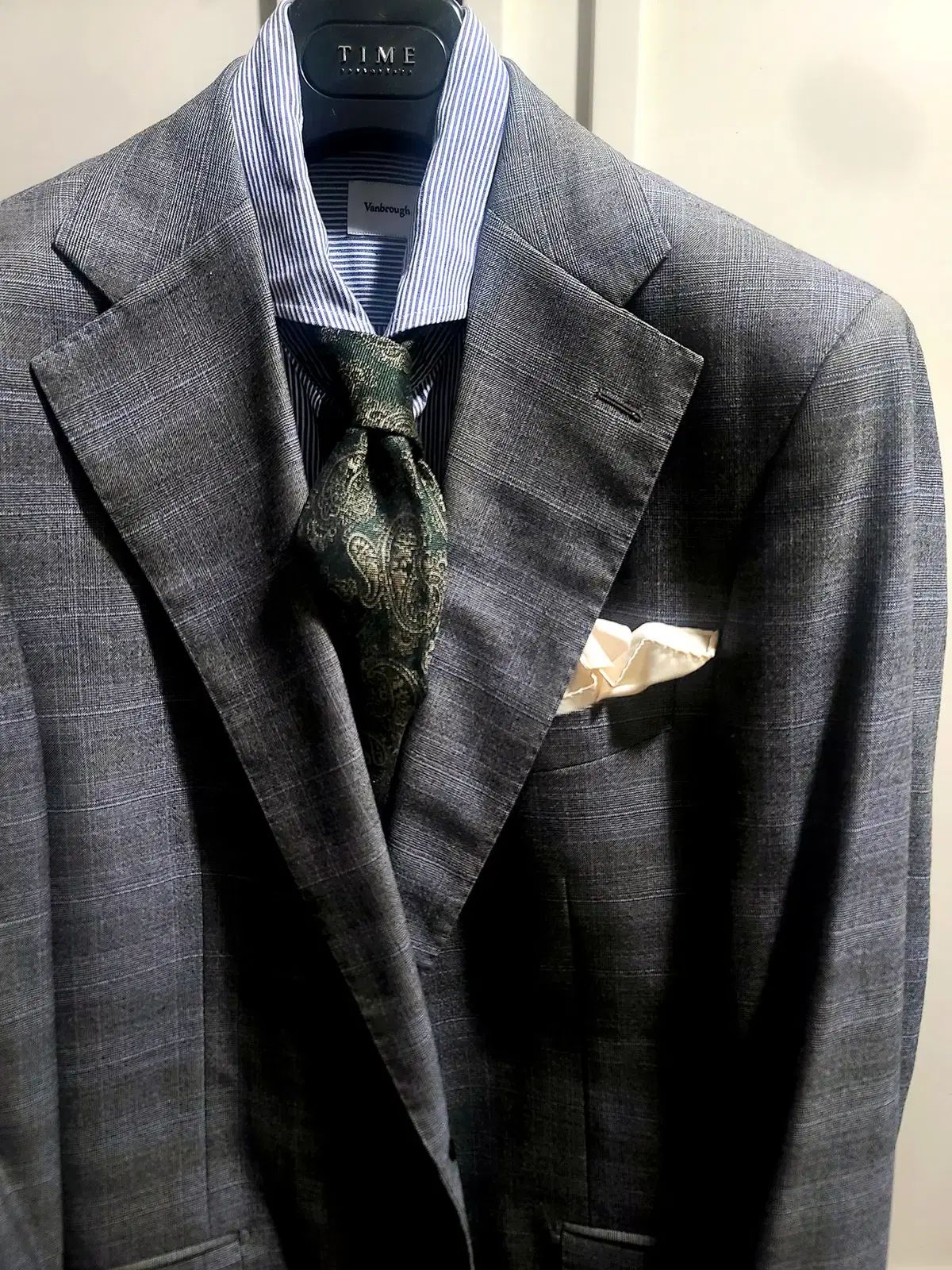 ケンブリッジメンバーズ プリンス オブ ウェールズ ワイド ノッチドラペル スーツ 105