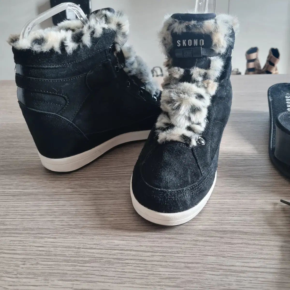 SKONO スコノ ブラック ファー ブーツ インソール