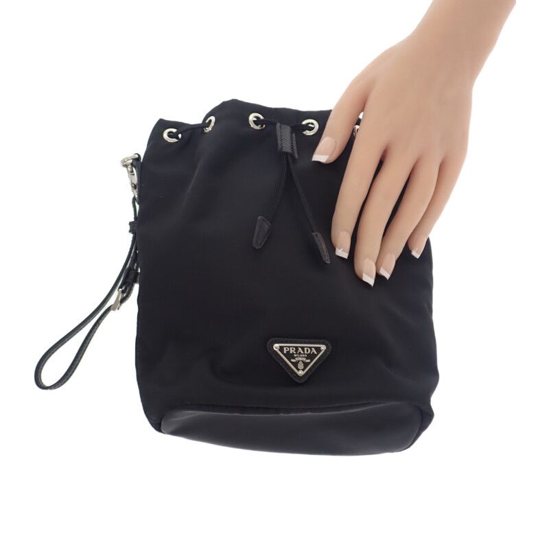プラダ PRADA Re-Nylon 1NS369 ポーチ 巾着型 ハンドポーチ ナイロン ブラック シルバー金具 レディース Aランク DECORATOM_COM_BR