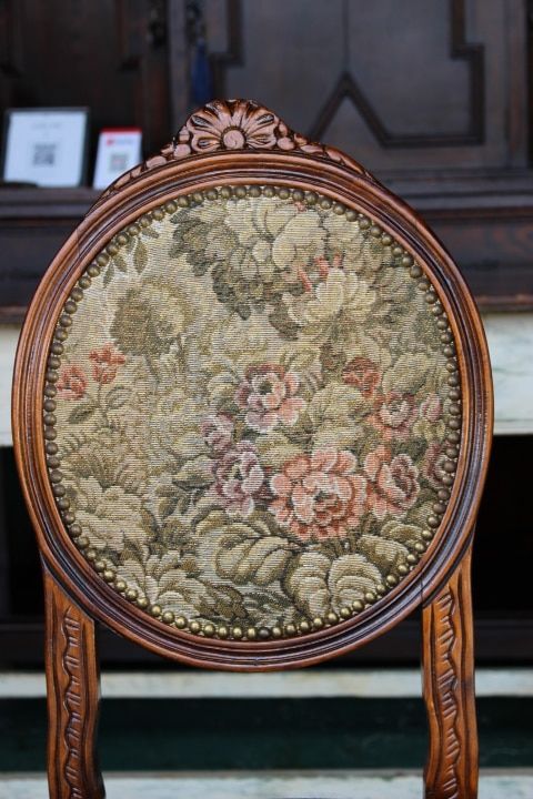 ベッドサイドチェア