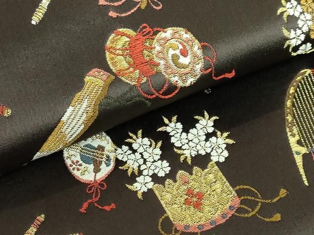 赤墨色地 金糸