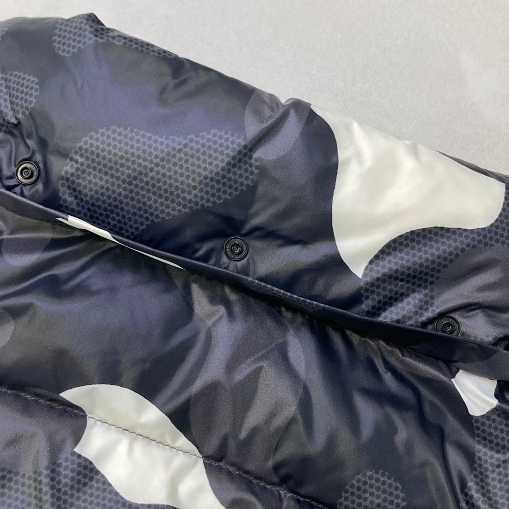 サイズ 7 PEARLY GATES パーリーゲイツ 2WAY ダウンジャケット カモフラ ロゴ総柄 ネイビー系 240101537639 ゴルフウェア メンズ ストスト USTAUSTRALIA_COM_AU