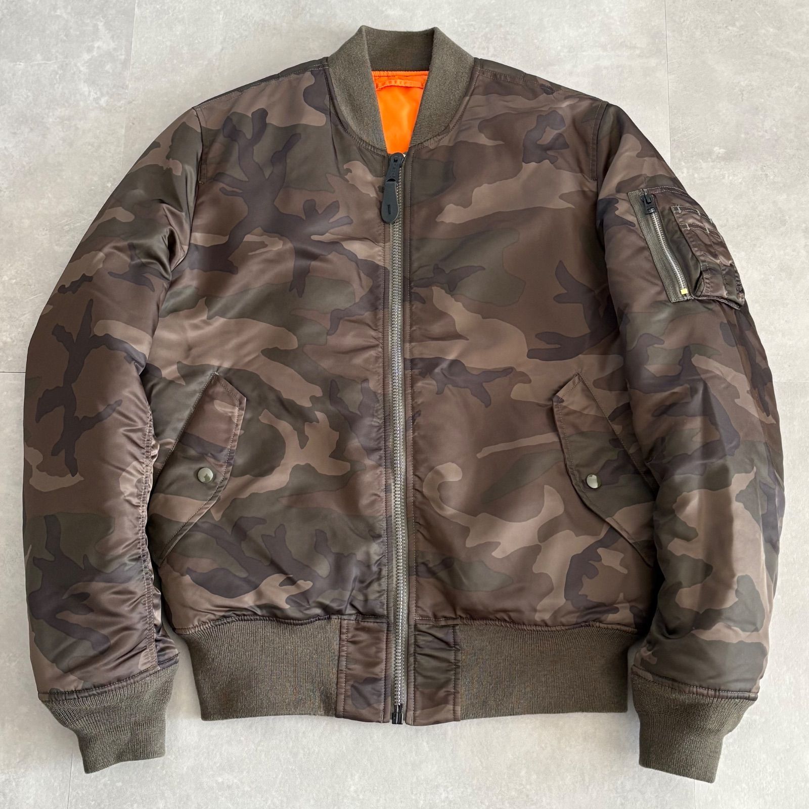 ALPHA INDUSTRIES アルファインダストリーズ カモ柄 MA-1 フライト  