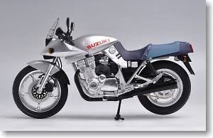 アオシマ 1/12 スズキ GSX1100SM 刀 1990年シルバー ヨシムラ - メルカリ