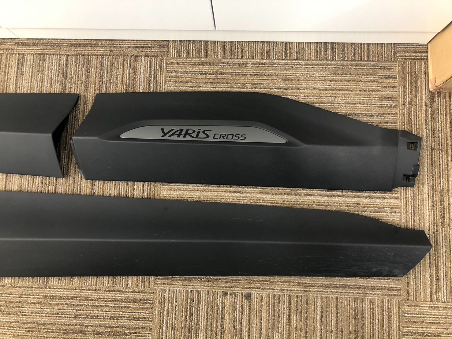 ヤリスクロス MXPJ10 エアロ ステップ モール