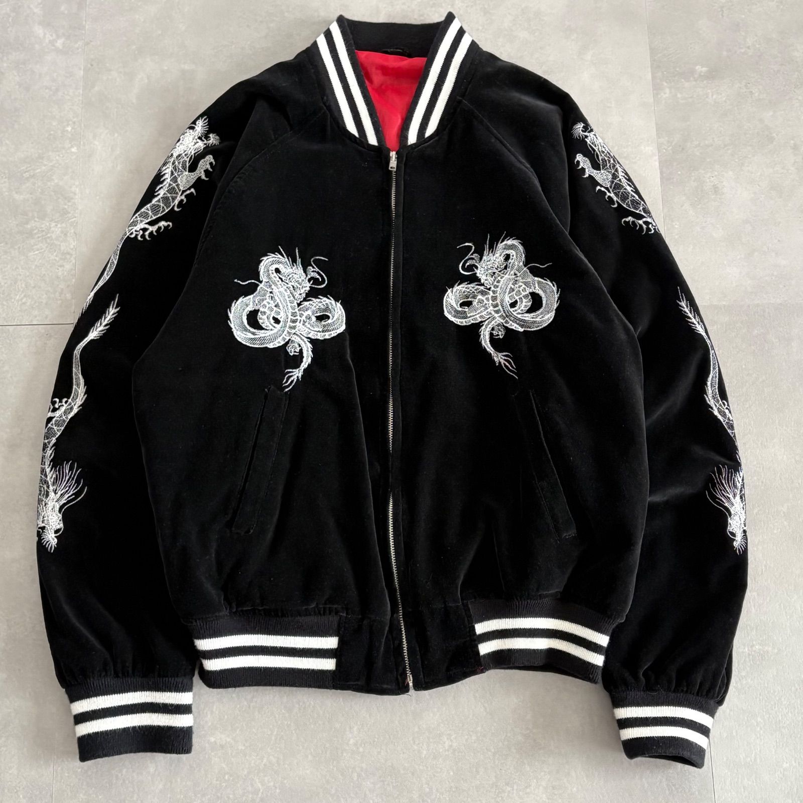VINTAGE ベロア スカジャン (ZIP ブルゾン) 別珍 別珍 ベロアスカジャン 龍刺繍 和柄 ブルゾン 黒赤 LL サイズ - メルカリ