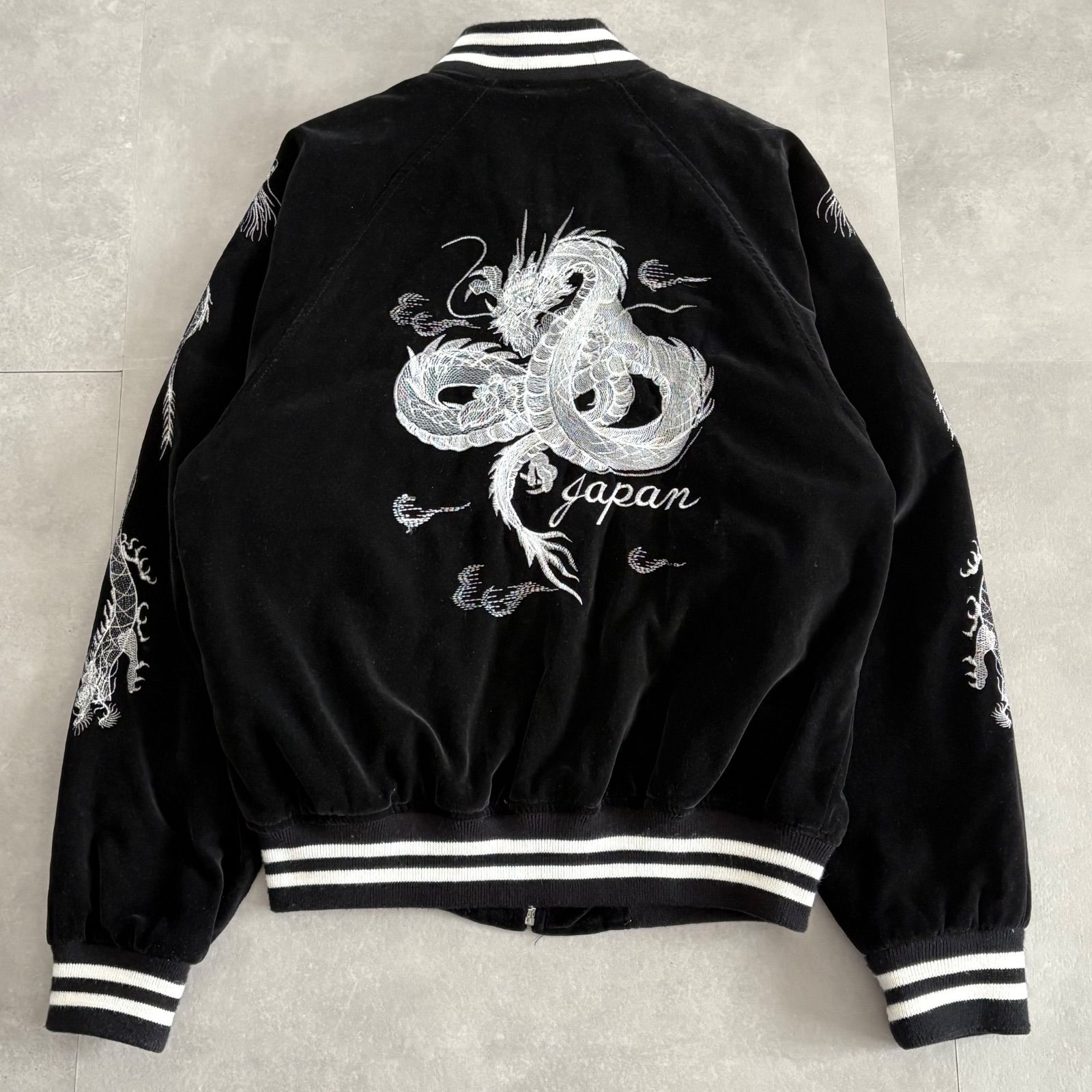 スカジャン　ベロア　別珍　ベルベット　袖刺繍　ドラゴン　龍　ブラック　黒　XL 絡繰魂ベロアスカジャン黒ブラック古着刺繍和柄龍竜ドラゴン別珍古着l