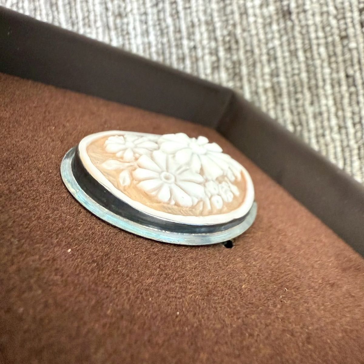 ferragamo フェラガモ カメオ ブローチ SV フラワー カメオ花