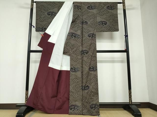 7マルキ 雲霞草花文