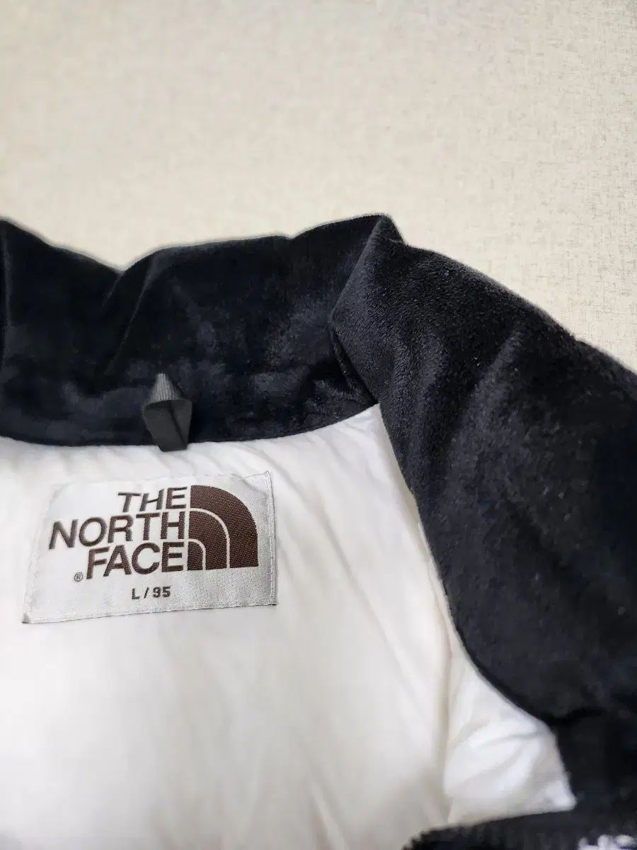  THE NORTH FACE ザノースフェイス ヌプシ白 ブラック ダウンベスト L ベスト ジレ ベスト ジレ ビスチェ