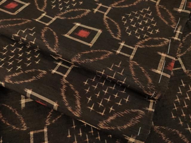 平和屋着物●国指定重要無形文化財 本場久米島紬 手織 七宝文 正絹 AABC4162ck