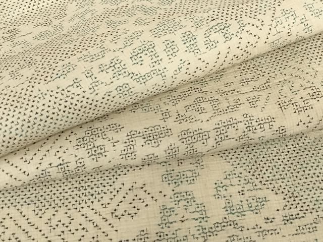 平和屋着物●本場結城紬 重要無形文化財 100亀甲 草花文 正絹 AABC0073zg