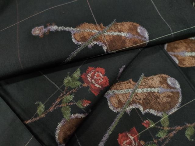 平和屋着物●上質な紬 ヴァイオリン 薔薇 黒地 正絹 CAAZ3049yc