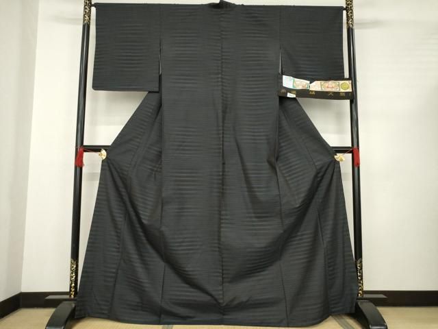 平和屋着物 本場縞大島紬 横段文 大島紬コウギ謹製 黒地 証紙付き 正絹 AABC5645ck