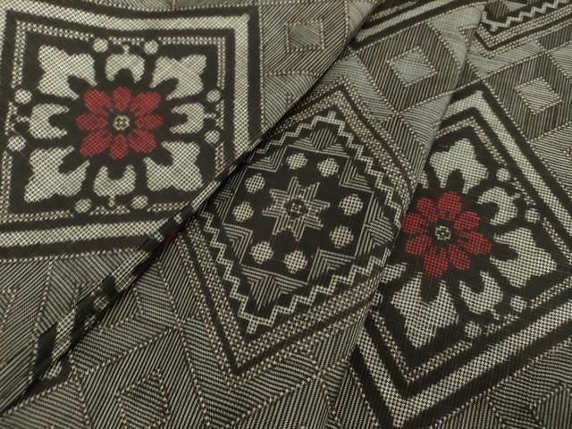 平和屋着物●本場大島紬 龍郷絣 花菱文 正絹 DAAY1710ps