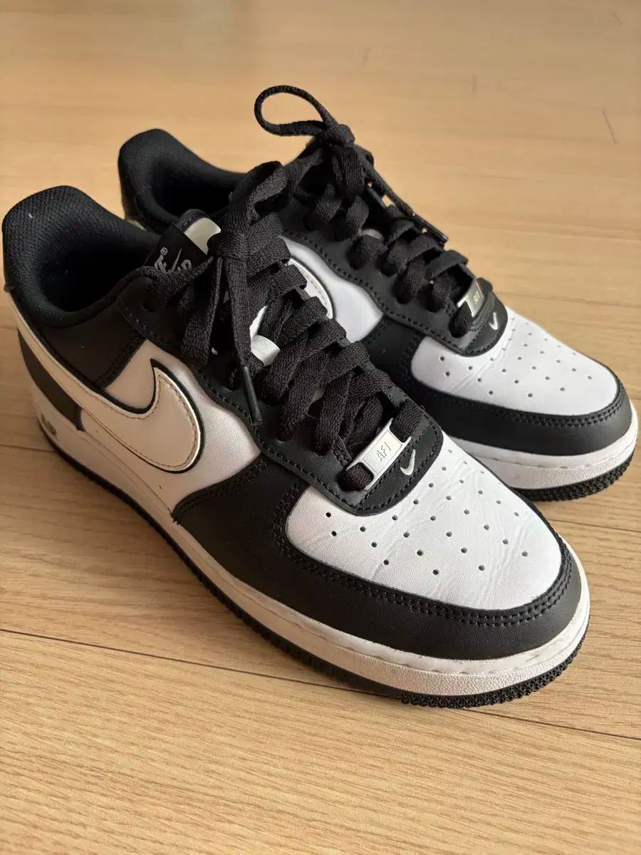 ナイキ エアジョーダン1 フォース 265
