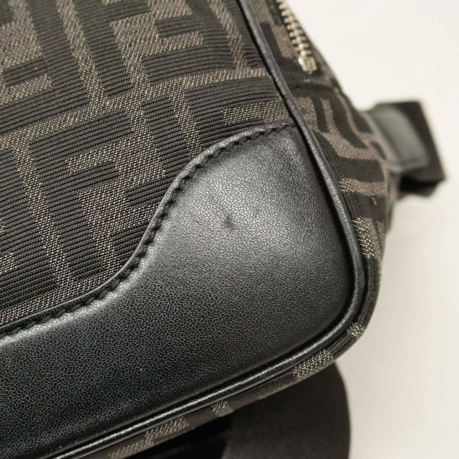 フェンディ Fendi