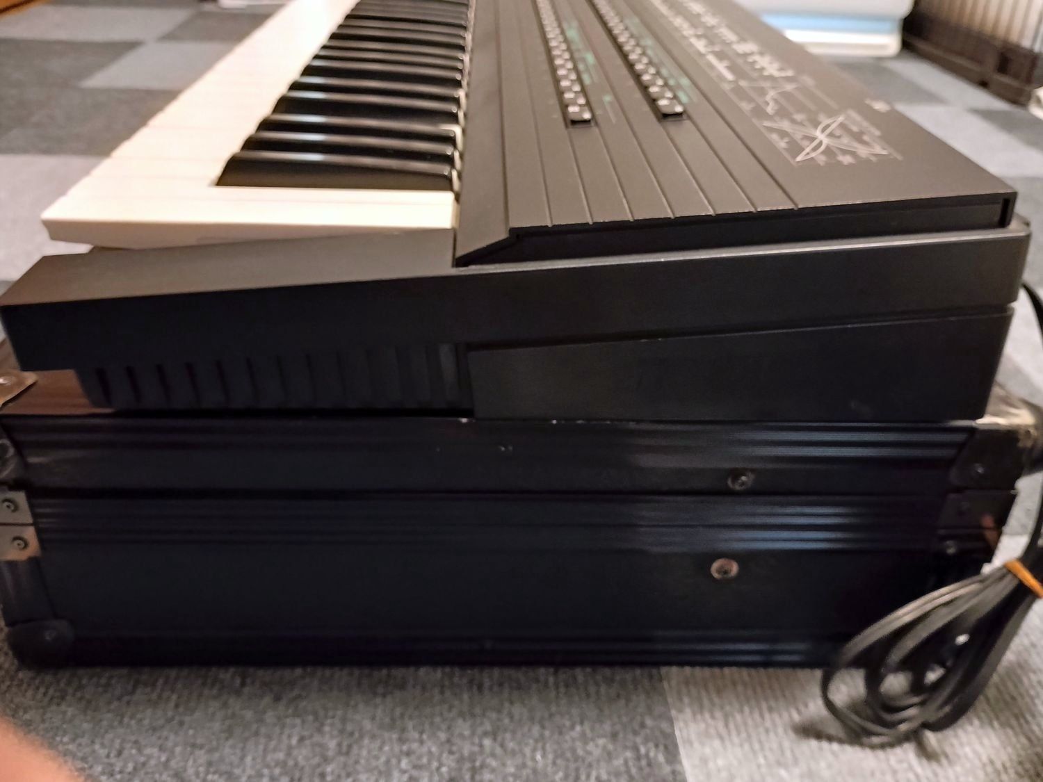  整備済 バッテリー＆ブルーLCD交換済 YAMAHA DX 7 S 坂本龍一ROM音色ロード済 ハードケース付き アナログシンセサイザー シンセサイザー