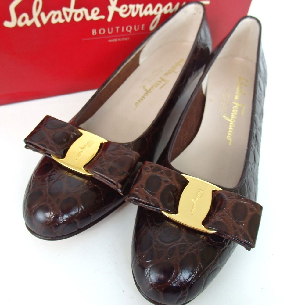 Salvatore Ferragamo サルヴァトーレフェラガモ 靴 ヴァラリボン