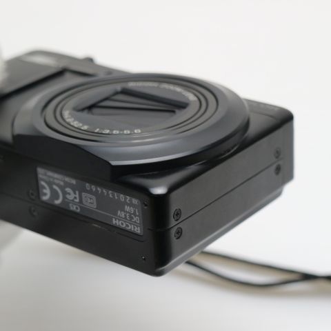 RICOH CX5 デジタルカメラ 本体と付属品、純正未使用ケース付 RICOH CX5 デジタルカメラ 本体と付属品、純正未使用ケース付