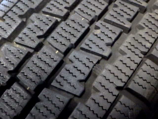 W300●145|80R12 80|78NLT●4本