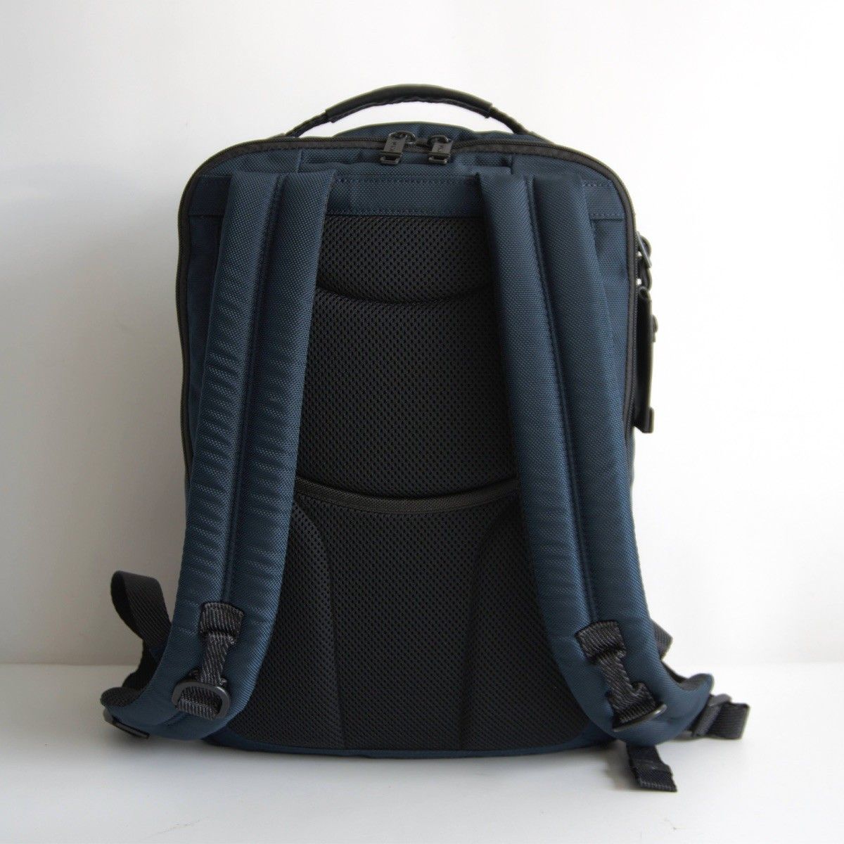 極美品TUMI トゥミ リュック バックパック ネイビー 大容量 TUMI