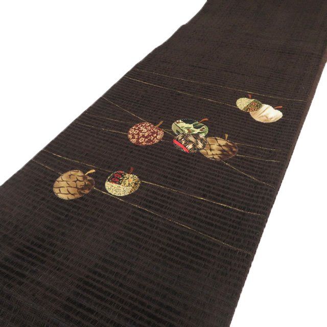 袋帯 中古 リサイクル 正絹 カジュアル お太鼓柄 仕立て上がり 貼り絵 リンゴ 黒茶色 多色 金 きもの北條 A1291-10 袋帯 中古 リサイクル 正絹 カジュアル お太鼓柄 仕立て上がり 貼り絵