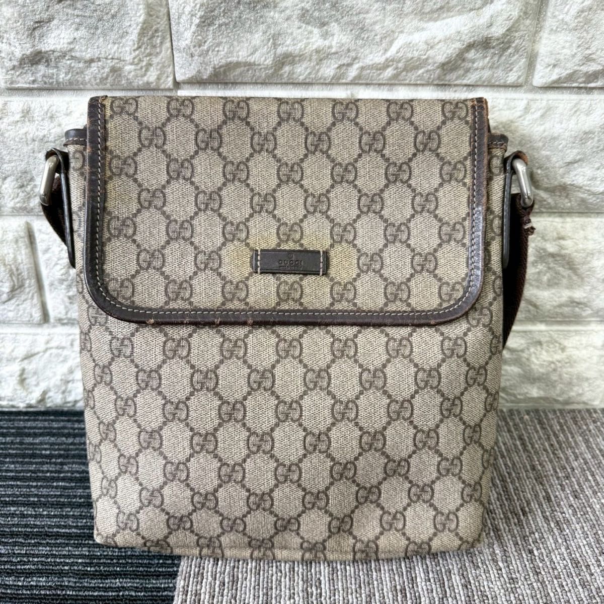 GUCCI グッチ GGスプリーム ショルダーバッグ 斜め掛け ロゴ GG柄 ブラウン 総柄 PVC