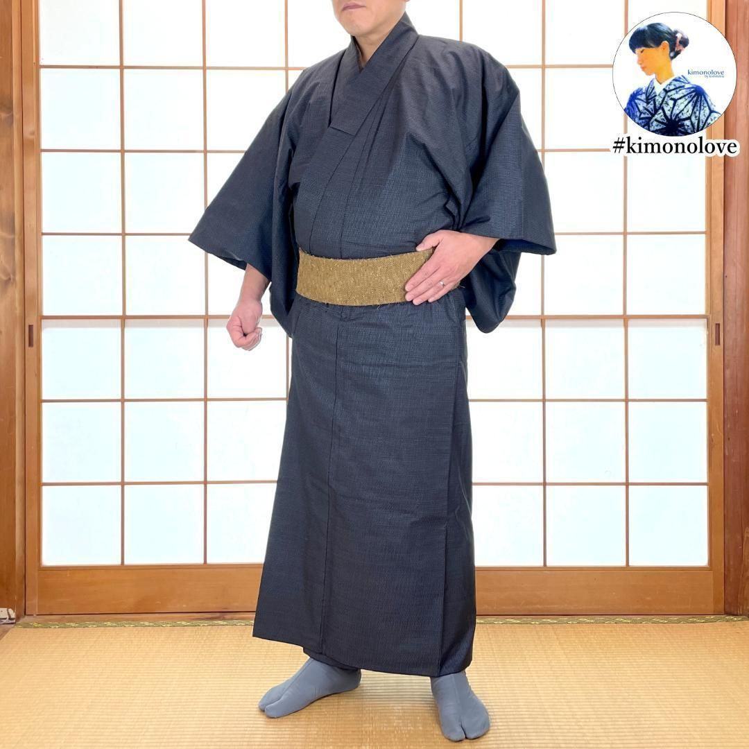 メンズ紬着物 袷 正絹 亀甲柄 濃紺 身長172cm前後 男着物 kimonolove リユース品 オゾン消臭サービス A-1532