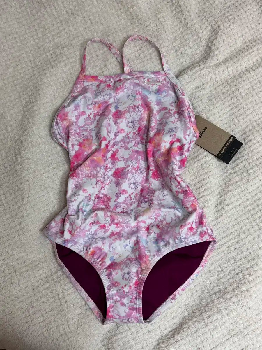 ナイキ フローラルブリス ラズベリー 32