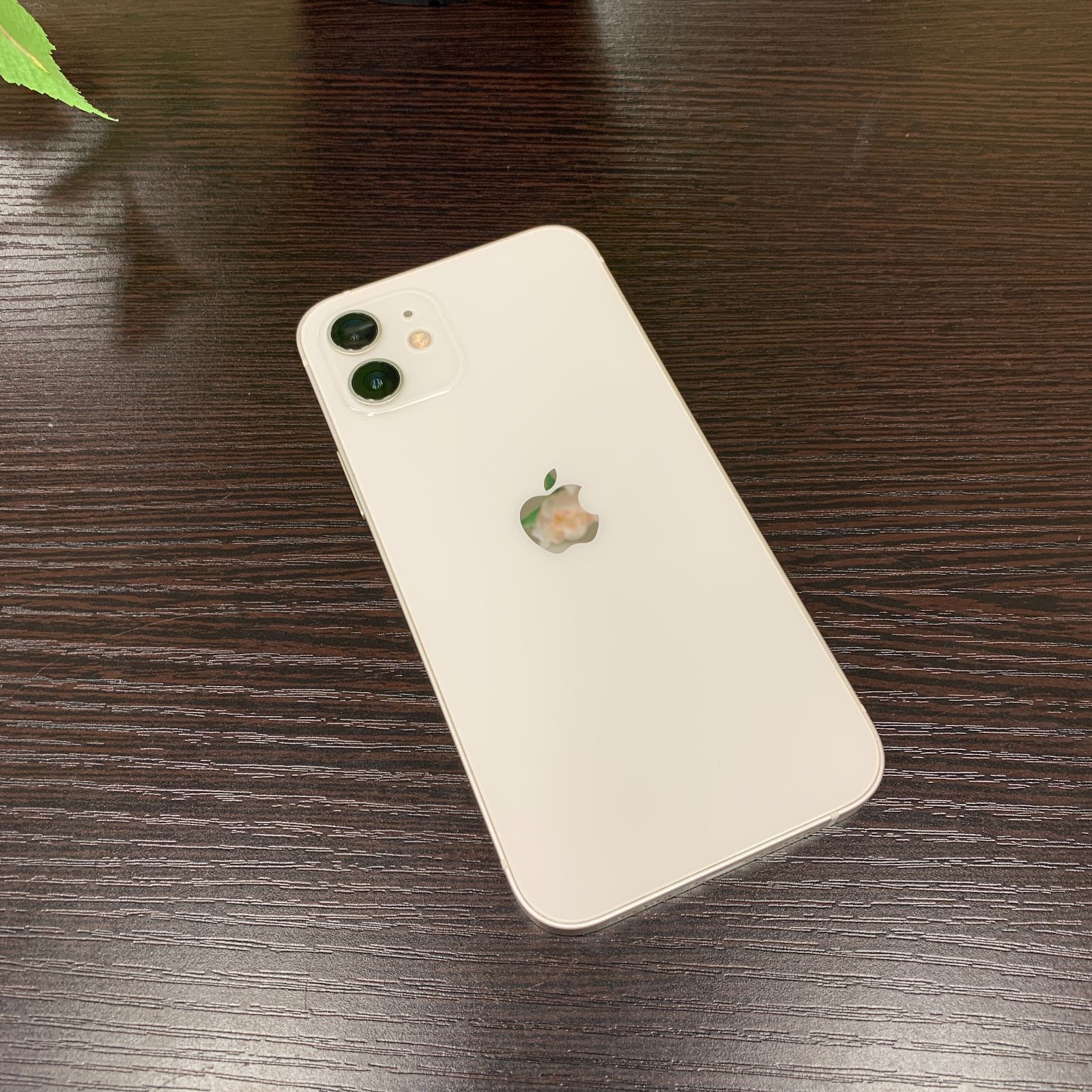 激安　iPhone 12 128GB ホワイト　SIMフリー Amazon.com: Apple iPhone 12, 128GB, White - Fully Unlocked