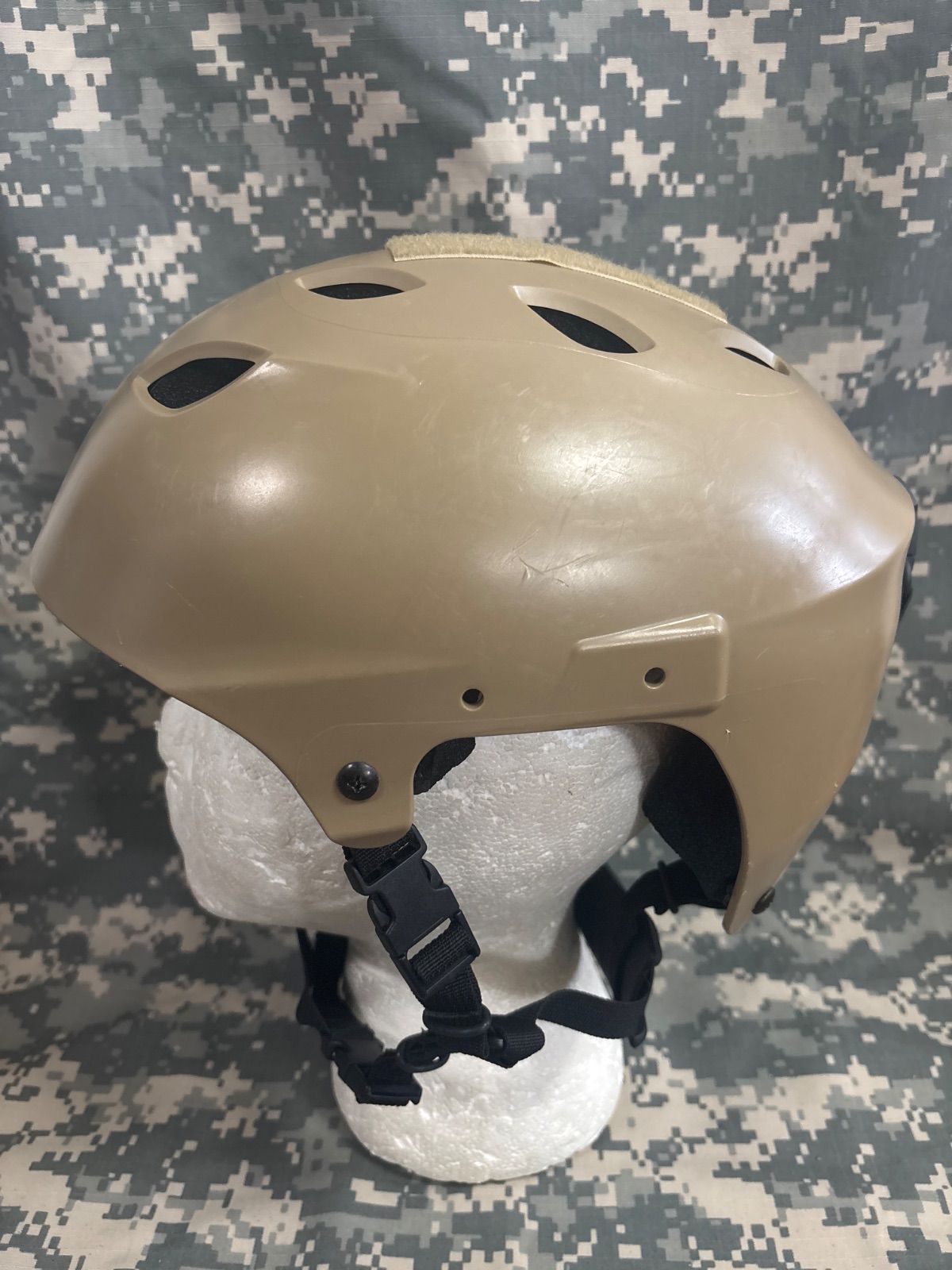 ヘルメット: キャプテン・カーディナル ガーディアン フットボール