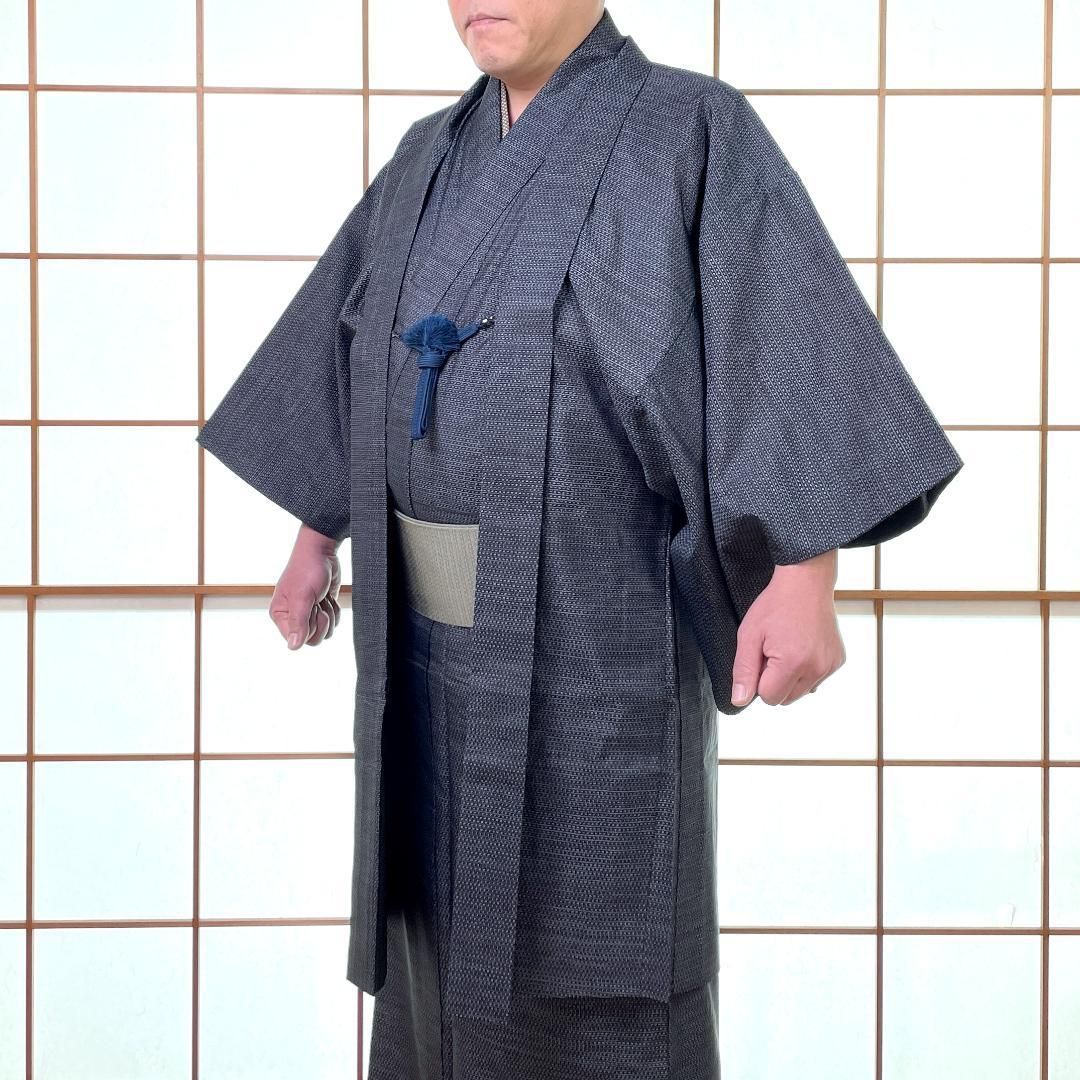 メンズ大島紬 着物 羽織 羽織紐 3点セット 袷 正絹 亀甲柄 濃紺 身長173 cm前後 男着物 kimonolove リユース品 オゾン消臭サービス A 2094