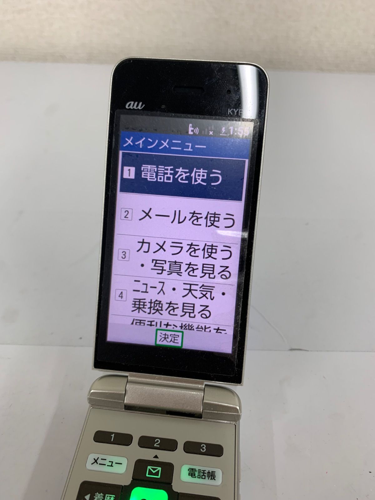 ％4 通電動作 済み au KYOCERA KYF43かんたんケータイ ガラケー シルバー 赤外線機能あり み スマホ 1