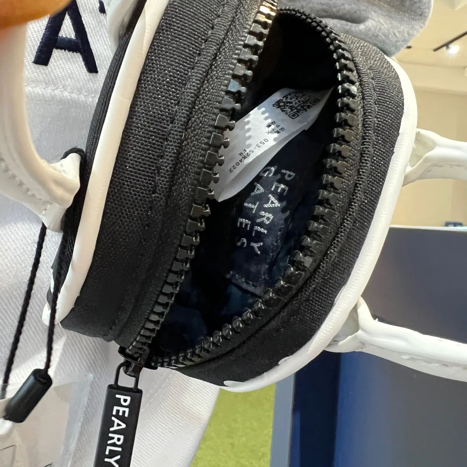 新品タグ付】PEARLY GATES ミニドット柄ボールポーチ (UNISEX