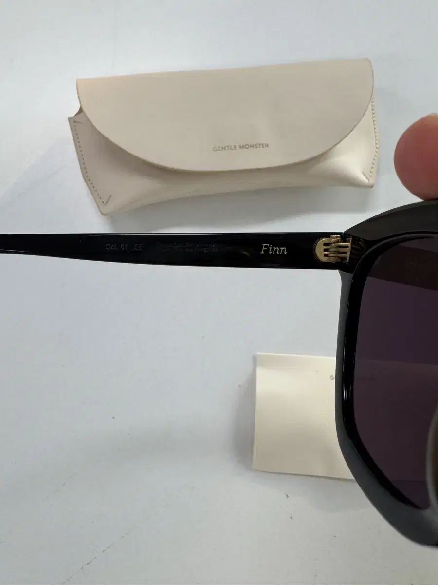 GENTLE MONSTER ジェントルモンスター サングラス ピン finn