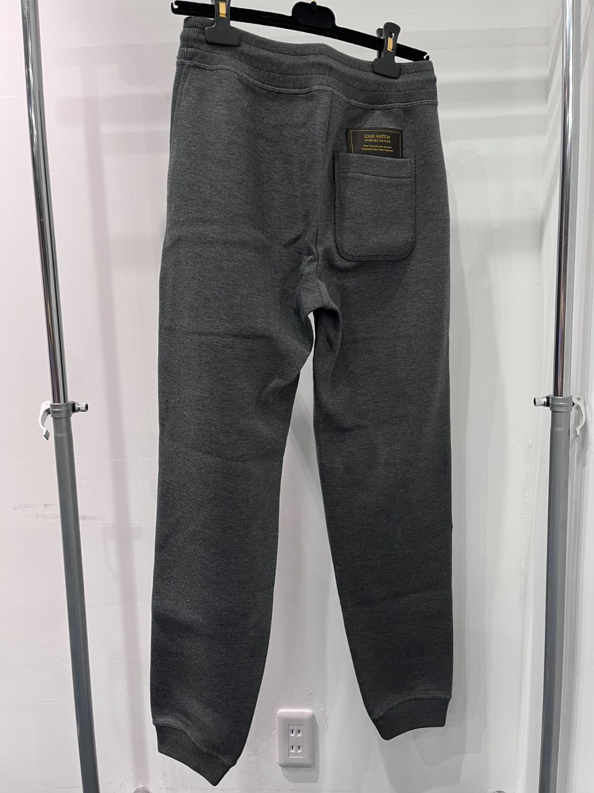 ルイヴィトン ボトムス LOUIS VUITTON ボトムスグレーサイズXS パンツ D25050178