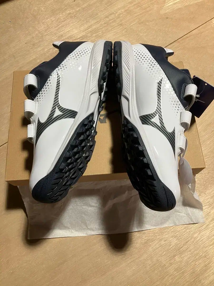 ミズノ 280 mm バックル 人造芝 野球シューズ