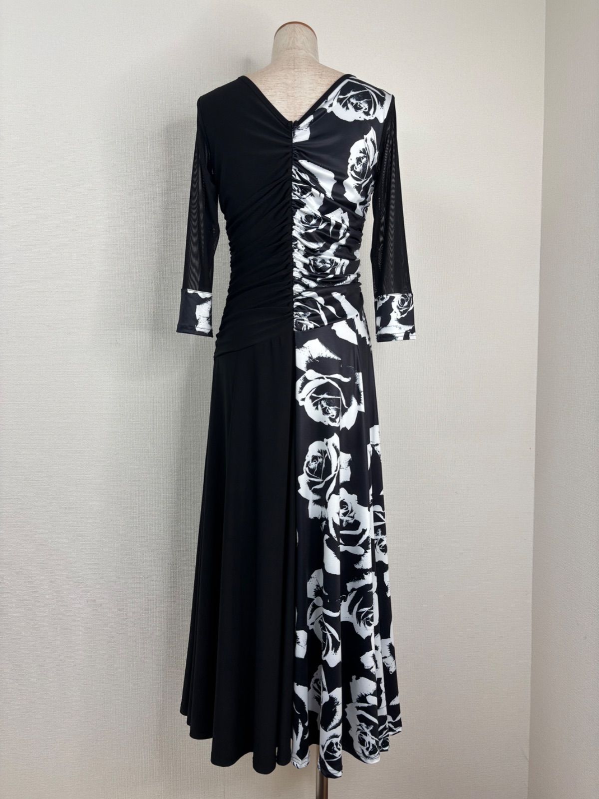 シャーリングデザイン ワンピースドレス