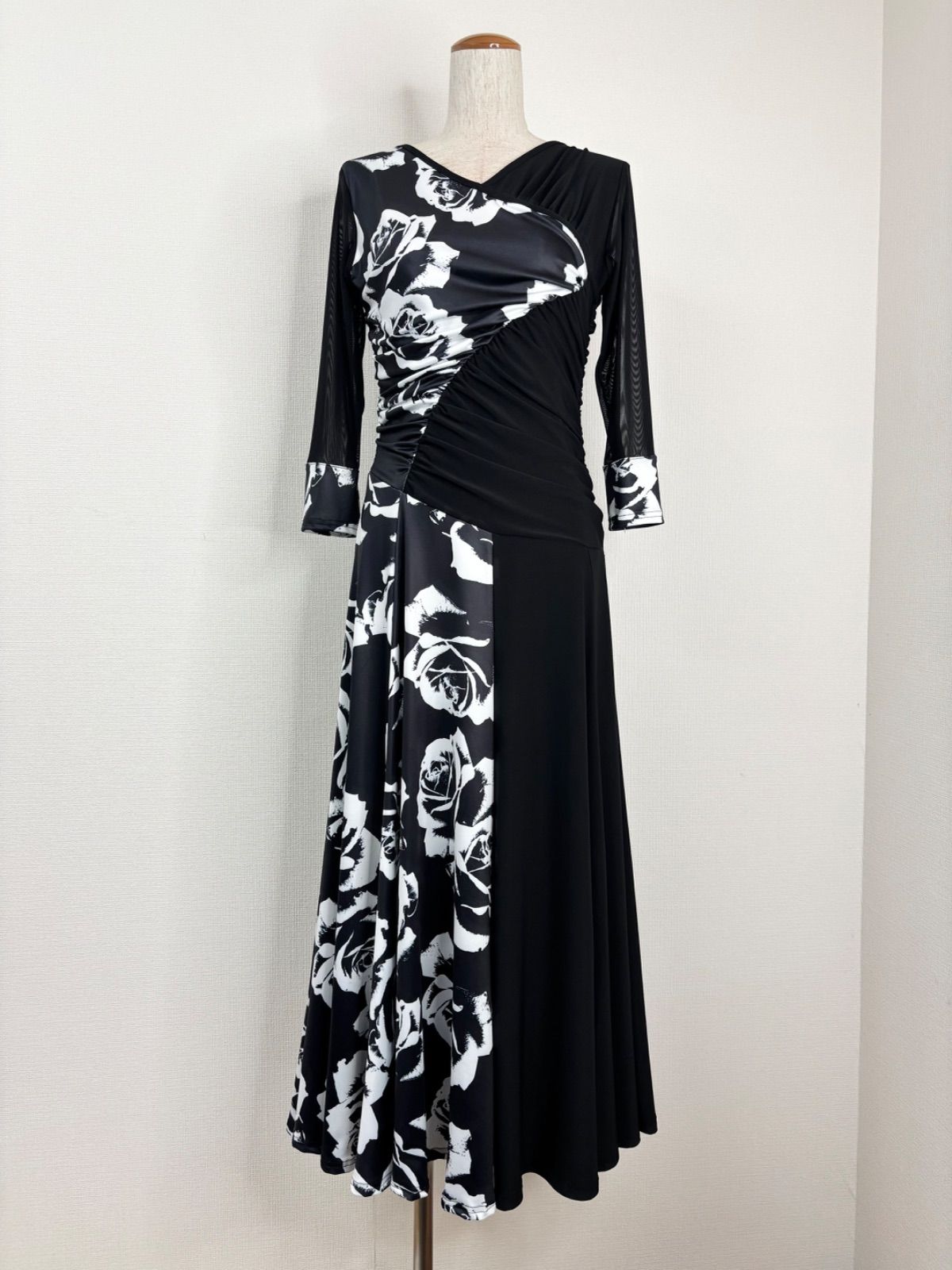 社交ダンス シャーリングデザイン ワンピースドレス ブラック×ホワイト 衣装